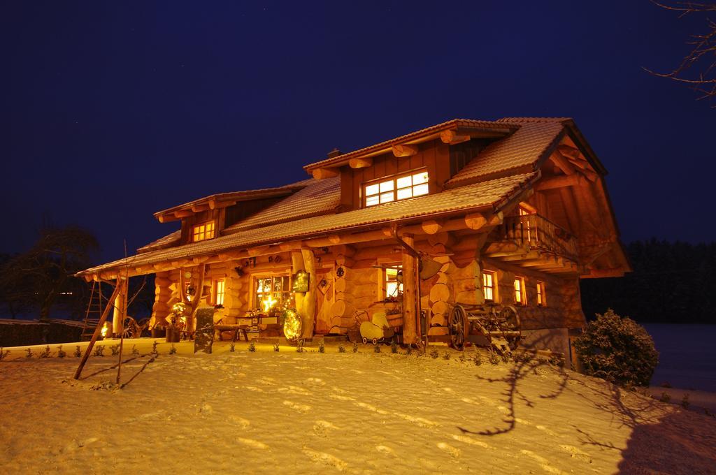 Ferienwohnung Holzhaus Lugerhof Roding Exterior foto